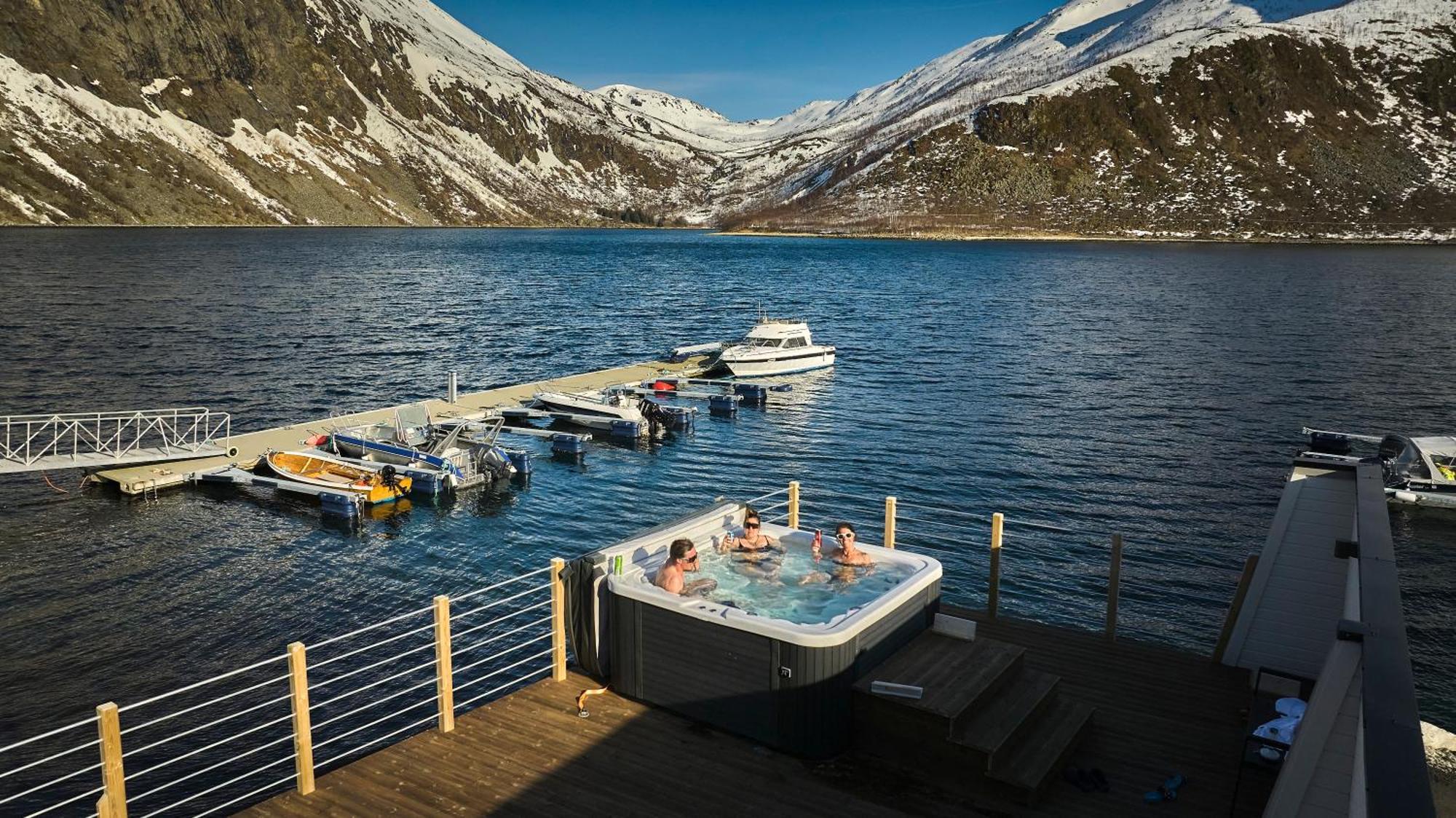 Отель Torsken Brygge Экстерьер фото